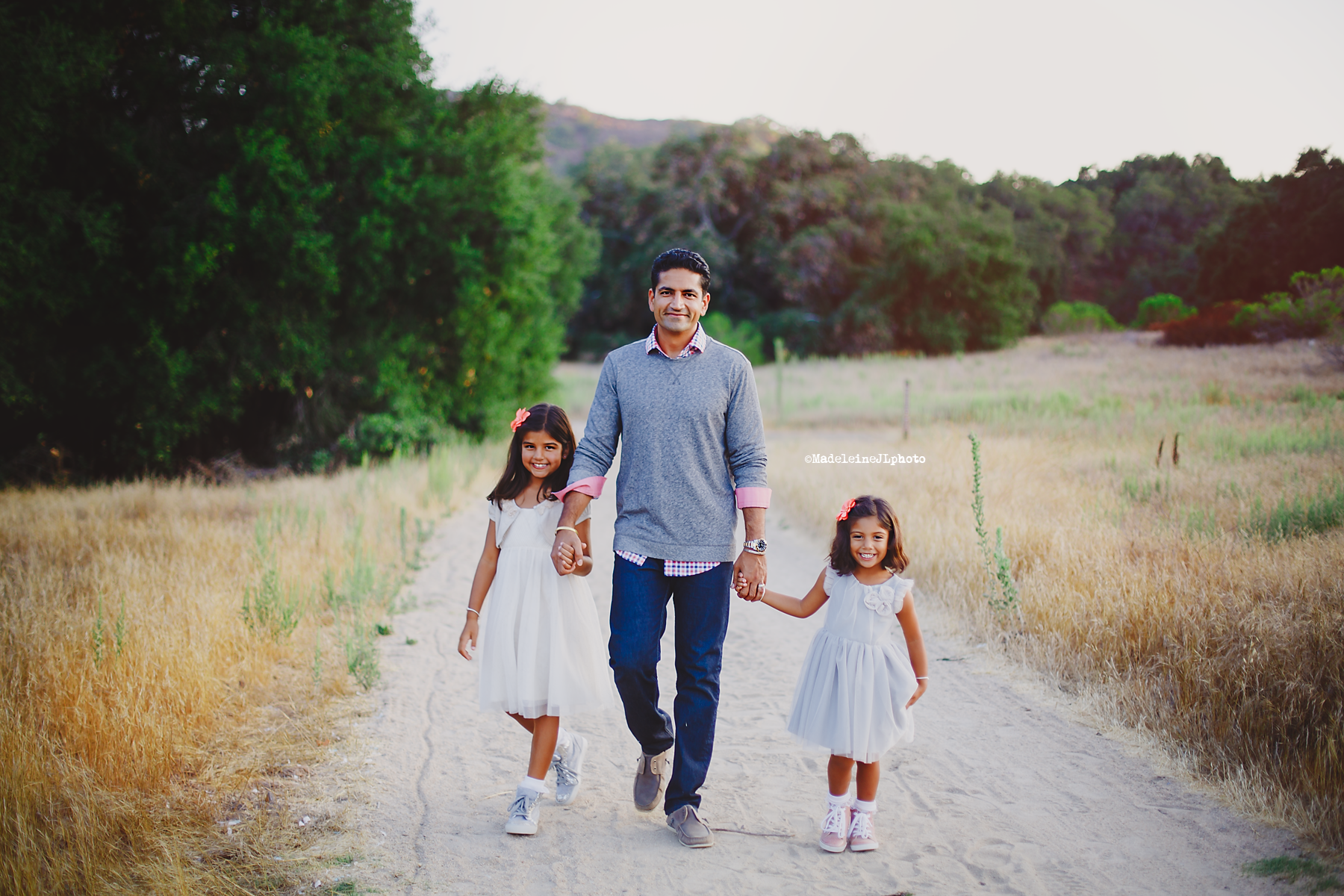 Orange county family session photos photographer. Riley park family session. Los Angeles, San Diego, Inland Empire photographer. dad and daughters